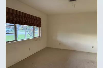 2421 Shalon Avenue, Fort Worth, TX 76112 - Photo 7