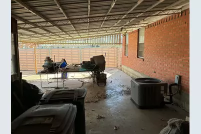 2421 Shalon Avenue, Fort Worth, TX 76112 - Photo 35