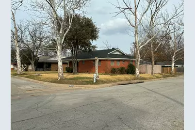 2421 Shalon Avenue, Fort Worth, TX 76112 - Photo 3