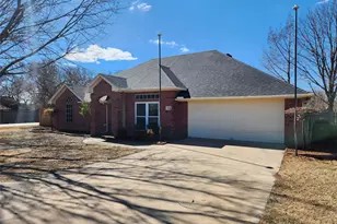 3008 Karen Way, Granbury, TX 76049 - Photo 3