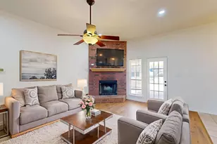 3008 Karen Way, Granbury, TX 76049 - Photo 5