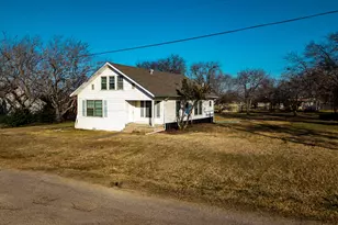 108 W Stroud St, Frost, TX 76641 - Photo 37