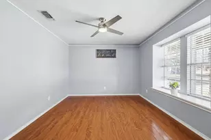 2206 Oak Forest Ct, Arlington, TX 76012 - Photo 3