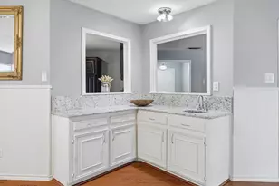 2206 Oak Forest Ct, Arlington, TX 76012 - Photo 11