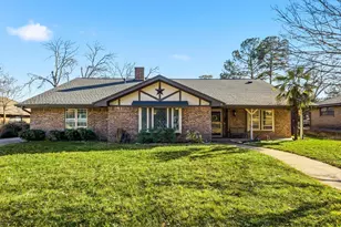 2206 Oak Forest Ct, Arlington, TX 76012 - Photo 1