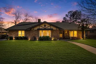2206 Oak Forest Ct, Arlington, TX 76012 - Photo 1