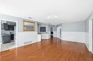 2206 Oak Forest Ct, Arlington, TX 76012 - Photo 9