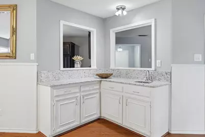 2206 Oak Forest Court, Arlington, TX 76012 - Photo 9