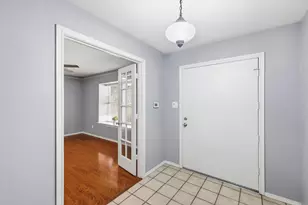 2206 Oak Forest Ct, Arlington, TX 76012 - Photo 3