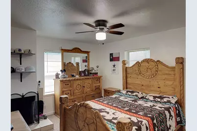 2404 William Brewster Drive, Irving, TX 75062 - Photo 11