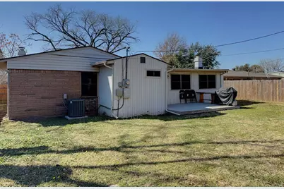 2404 William Brewster Drive, Irving, TX 75062 - Photo 23