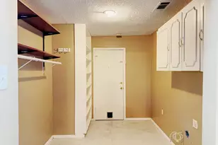 2837 Lowell Dr, Irving, TX 75062 - Photo 9