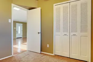 2837 Lowell Dr, Irving, TX 75062 - Photo 11