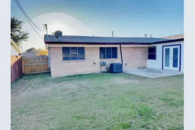 2837 Lowell Drive, Irving, TX 75062 - Photo 27