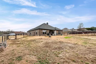 1306 E Apache Trail, Granbury, TX 76048 - Photo 35
