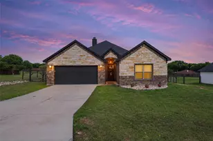 1306 E Apache Trail, Granbury, TX 76048 - Photo 1