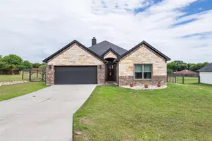 1306 E Apache Trail, Granbury, TX 76048 - Photo 1