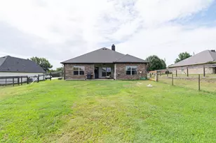 1306 E Apache Trail, Granbury, TX 76048 - Photo 29