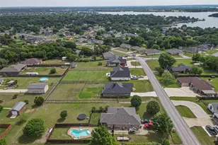 1306 E Apache Trail, Granbury, TX 76048 - Photo 33