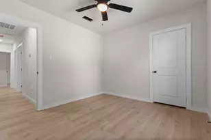 916 Blandin St, Fort Worth, TX 76111 - Photo 25