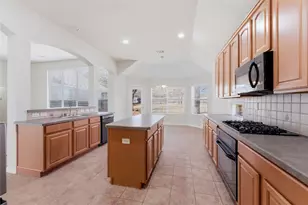 524 Suffolk Dr, Grand Prairie, TX 75052 - Photo 11