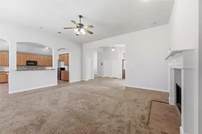 524 Suffolk Drive, Grand Prairie, TX 75052 - Photo 15