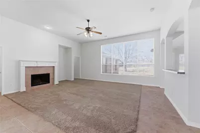 524 Suffolk Drive, Grand Prairie, TX 75052 - Photo 17