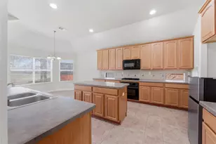 524 Suffolk Dr, Grand Prairie, TX 75052 - Photo 13