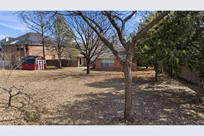 524 Suffolk Drive, Grand Prairie, TX 75052 - Photo 33