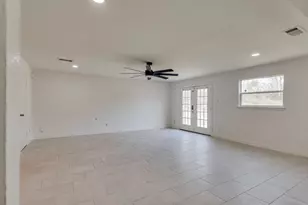 3831 Black Oak Dr, Dallas, TX 75241 - Photo 13