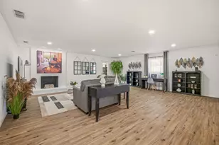 807 Spanish Trail Dr, Granbury, TX 76048 - Photo 5