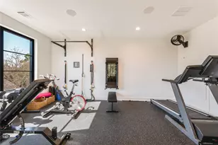 10915 Snow White Dr, Dallas, TX 75229 - Photo 39