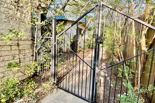 2013 Mill Creek Dr, Arlington, TX 76010 - Photo 23