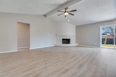 6009 Maple Springs Drive, Arlington, TX 76001 - Photo 5