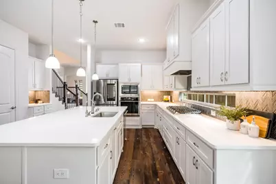 12629 Mercer Parkway, Farmers Branch, TX 75234 - Photo 9