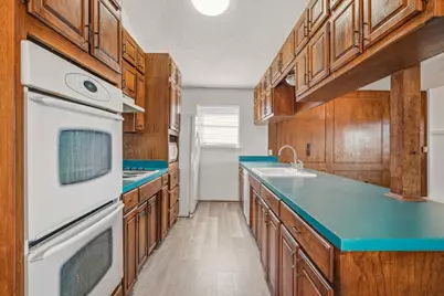 122 Heritage Trail, Granbury, TX 76048 - Photo 15