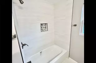 2107 Hedgerow St, Arlington, TX 76010 - Photo 9