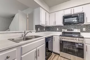 9524 Military Pkwy, Dallas, TX 75227 - Photo 5