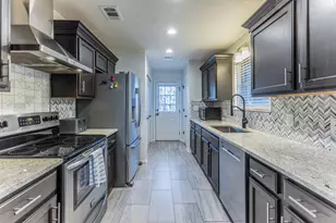 1202 Spring St, Waco, TX 76704 - Photo 5