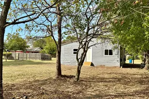 712 W Bond St, Denison, TX 75020 - Photo 21
