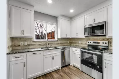 1505 Briarcrest Drive, Grapevine, TX 76051 - Photo 9