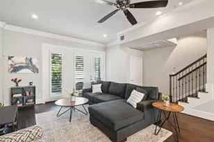 2815 Lynlock Ct, Dallas, TX 75219 - Photo 9