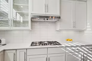 2815 Lynlock Ct, Dallas, TX 75219 - Photo 11