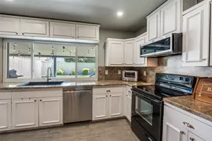 2008 Haymeadow, Carrollton, TX 75007 - Photo 11