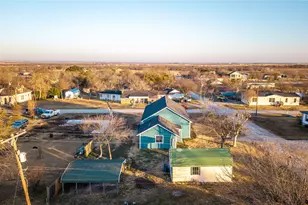 324 E Pace St, Frost, TX 76641 - Photo 35