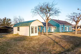 324 E Pace St, Frost, TX 76641 - Photo 37