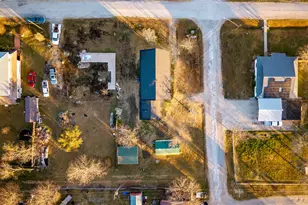 324 E Pace St, Frost, TX 76641 - Photo 29