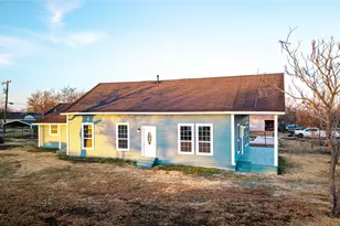 324 E Pace St, Frost, TX 76641 - Photo 31