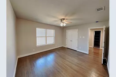 2828 Livingston Avenue, Fort Worth, TX 76110 - Photo 13