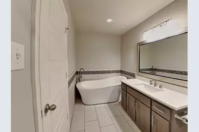 2828 Livingston Avenue, Fort Worth, TX 76110 - Photo 9